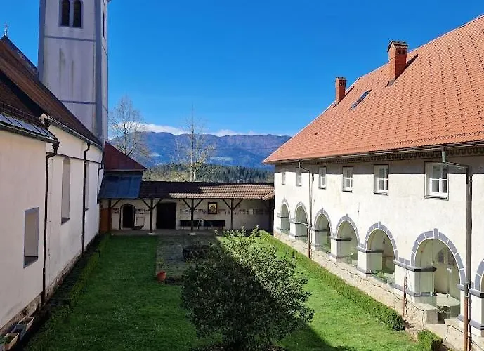 Dom Nazaret